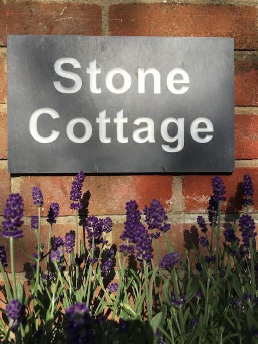 Stone Cottage Thornage Eksteriør billede